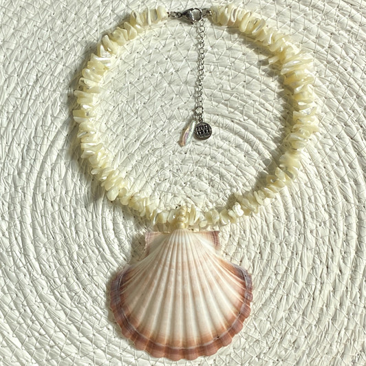 MERMAID MAGIC – Mother of Pearl Choker with Shell Pendant