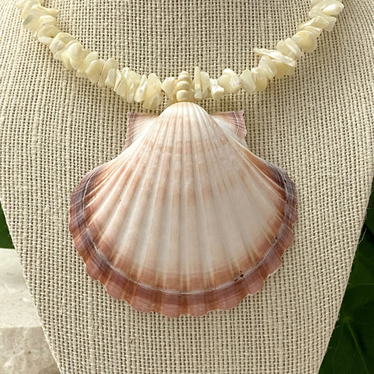 MERMAID MAGIC – Mother of Pearl Choker with Shell Pendant