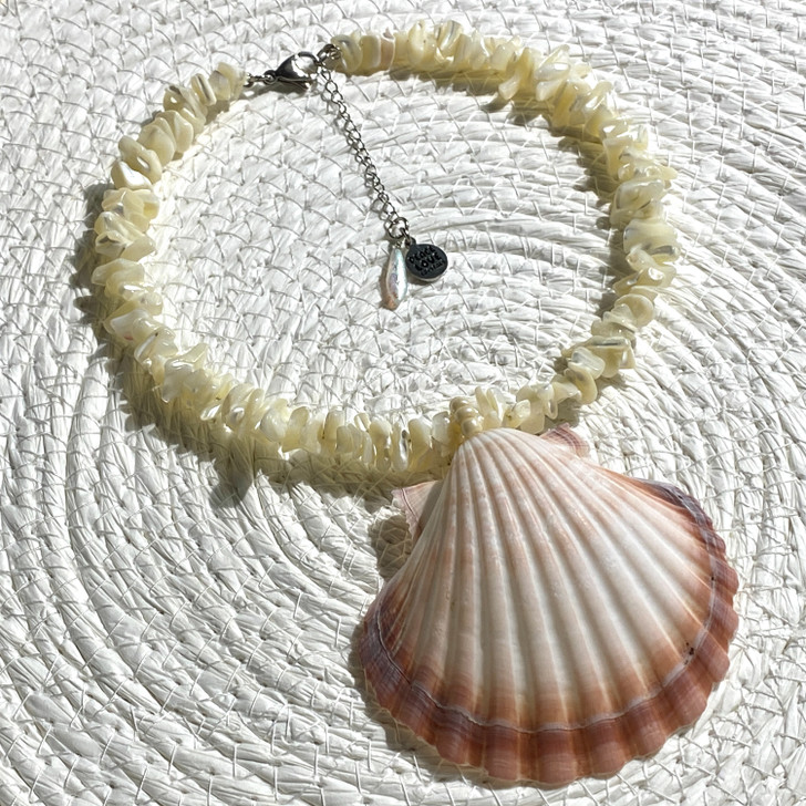 MERMAID MAGIC – Mother of Pearl Choker with Shell Pendant