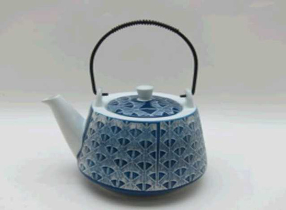 TEAPOT PORCELAIN SHINY WHITE INSIDE BLUE OUTSIDE W/ UNDERGLAZED HANDPAINTING DESIGN TEAPOT PORCELAIN SHINY WHITE INSIDE BLUE OUTSIDE W/ UNDERGLAZED HANDPAINTING DESIGN
