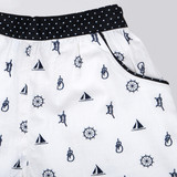 Side pocket finished with contrast piping detail.