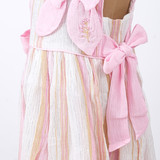 side bow ties for an adjustable fit