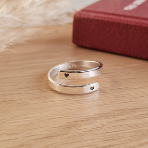 Adjustable silver wrap hug heart ring Adjustable silver wrap hug heart ring