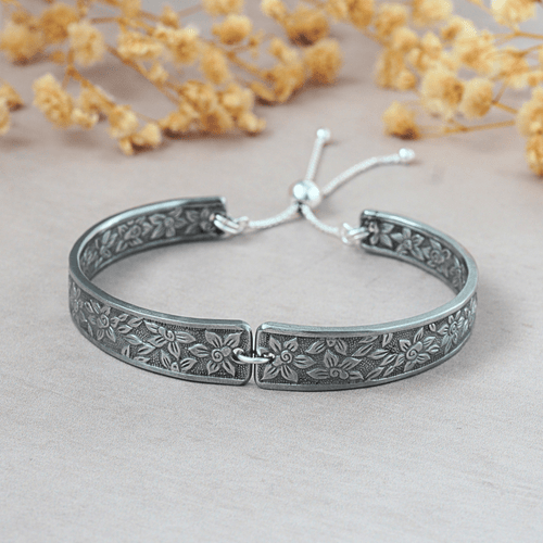 Daffodil Spoon Bracelet with silver slider ball catch