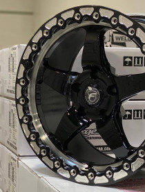 Forgestar D5 Beadlock Gloss Black Wheel w/Machined Lip + Dual Knurling 17x11 +43 5x4.75BC for 2006-2013 Corvette C6 Z06 #BEAD1711D5BLKMC435475 F00171163P43