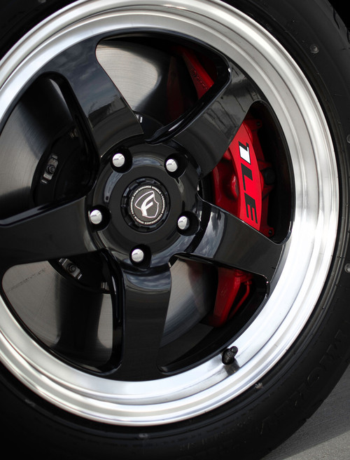 Forgestar D5 Gloss Black Wheel w/Machined Lip 18x5 -10 5x120.65BC - F0918C063N10 Corvette C5 Base 1997-2004, Corvette C6 Base 2005-2013, Corvette C6 Z51 2005-2009, Corvette C7 Base 2014-2019, Corvette C7 Z51 Stingray 2014-2019, Camaro F-Body RS | SS | Z28 1993-2002, Firebird | Trans Am 1993-2002