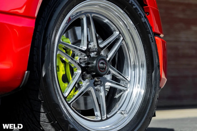 WELD Racing S81 HD Forged Wheels – Gloss Black Milled Setup for 2021–2025 Ford F-150 Drag Builds.