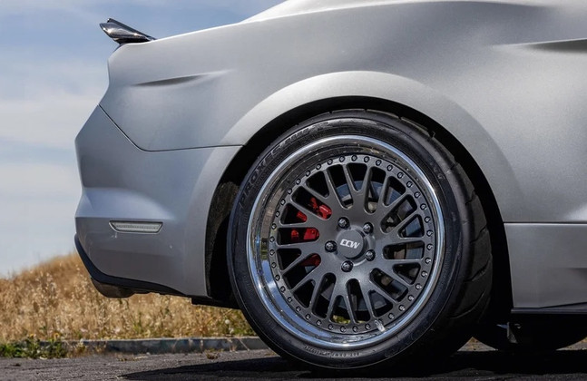 S550 Mustang Perfection – CCW Twisted Classic Forged Wheels in Gunmetal & Polished Lip.