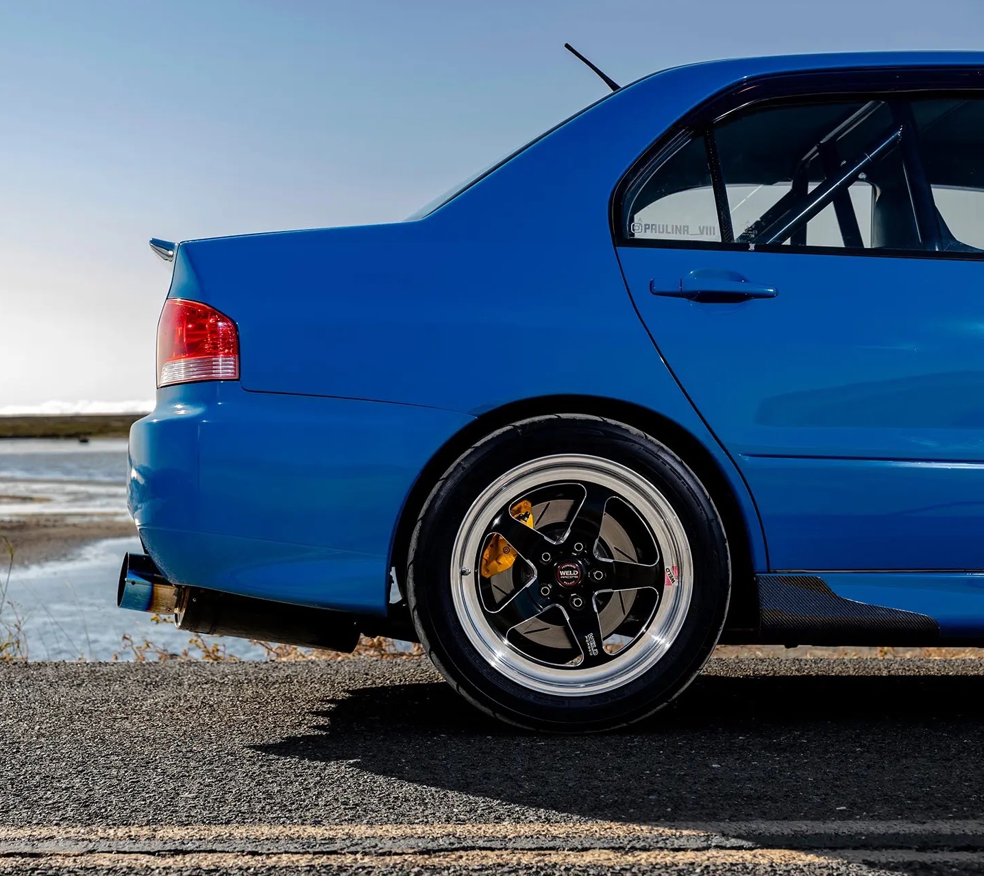 Blue Mitsubishi Lancer Evolution 8 on WELD Racing RT-S S71 17x9 Wheels — Square Fitment.