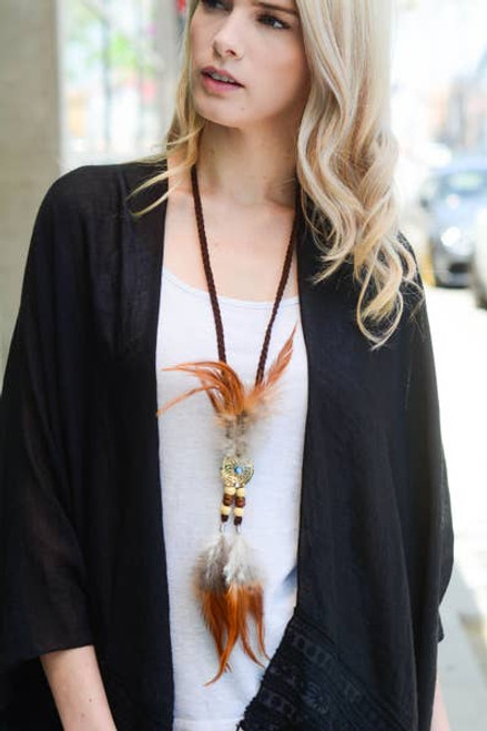 Bohemian Conch Shell Necklace with Feathers