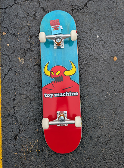 TOY MACHINE MONSTER COMPLETE 8.0 (Blue)