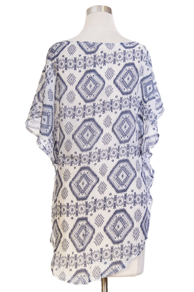Women's Geometric Print Lightweight Wrap — clothing piece photo 3