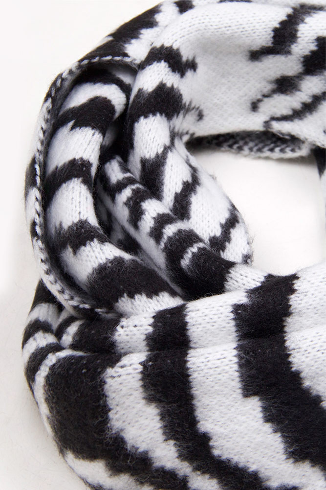 Women's Tiger Pattern Infinity Scarf — infinity scarf photo 5