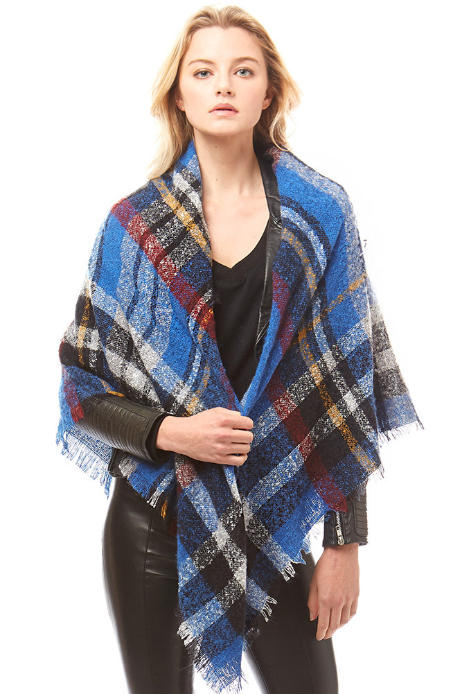 Women's Oversize Scarf – Beige — scarf photo 3