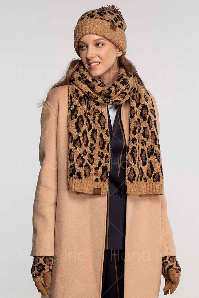 Women's Leopard Print Knit Touchscreen Gloves — gloves photo 5