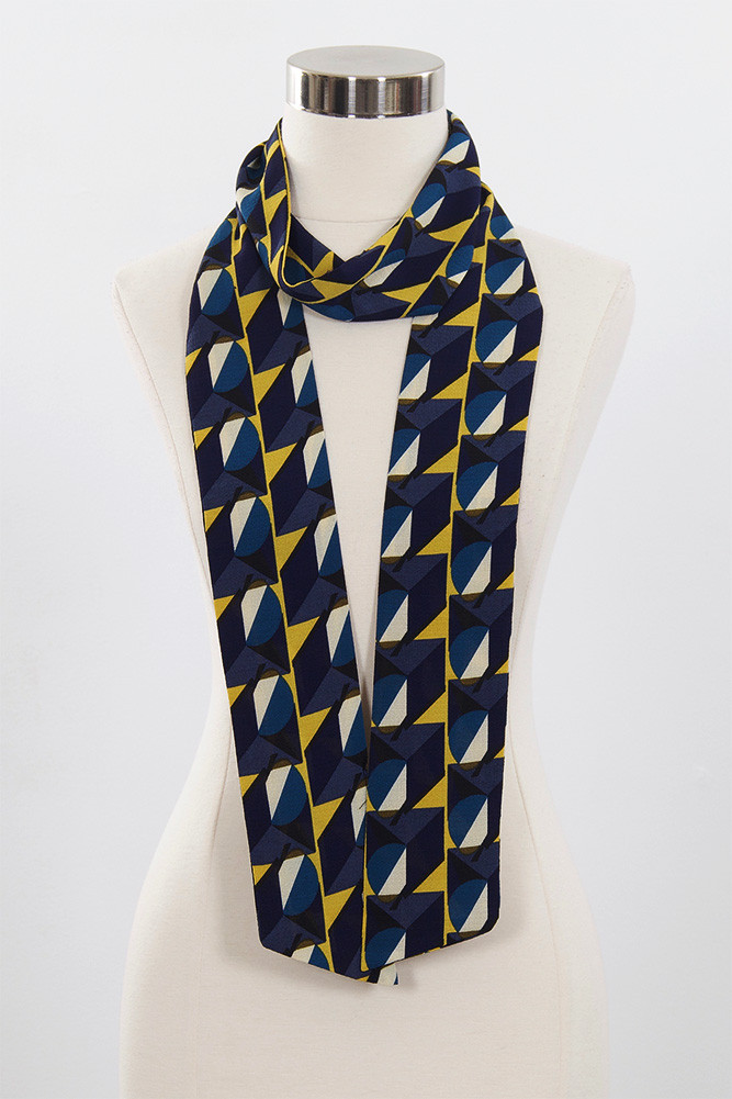 Women's Geometric Pattern Skinny Scarf in Gray