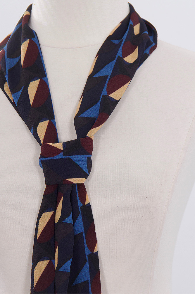 Women's Geometric Pattern Skinny Scarf in Navy
