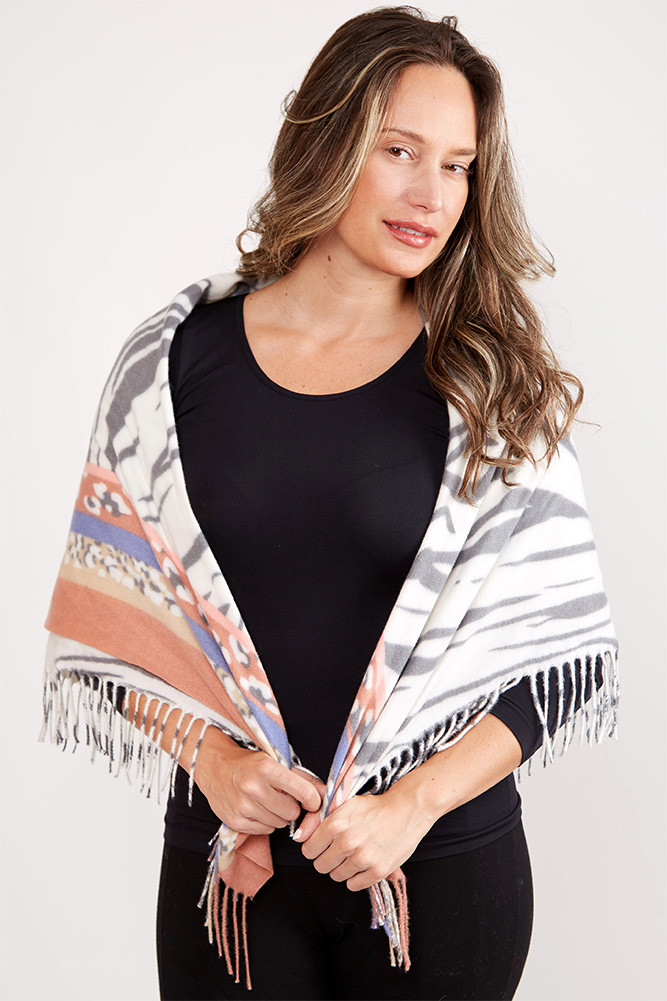 Women's Animal Print Knit Blanket Scarf in Ivory