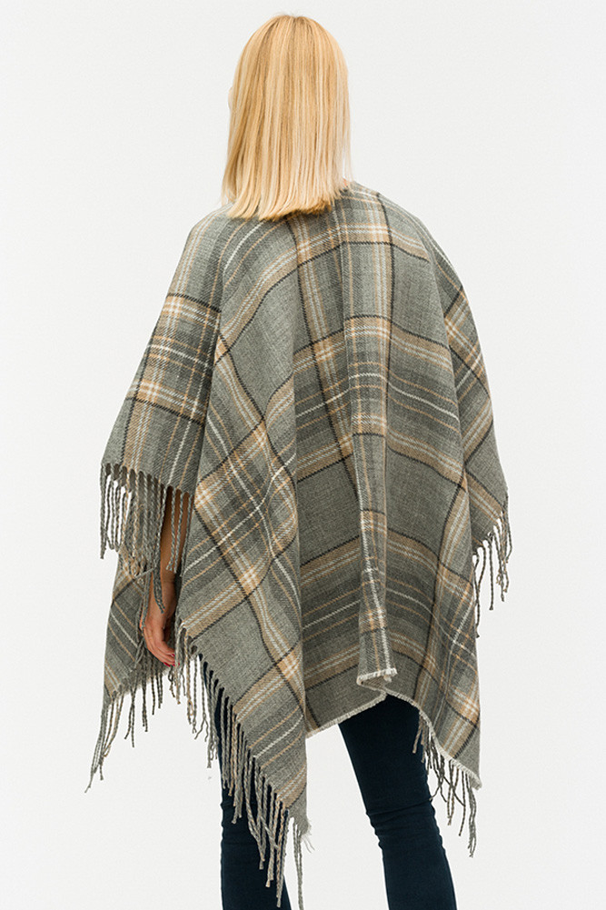 Women's Comfy Plaid Ruana in Gray