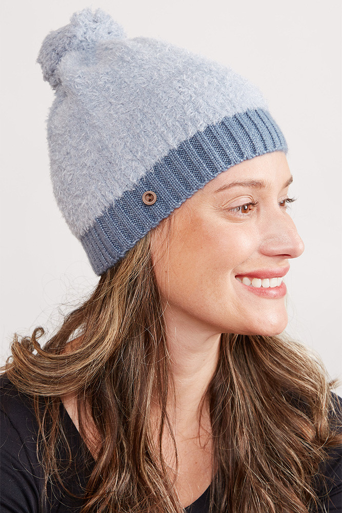 Women's Furry Ribbed Brim Button Pom Hat in Teal