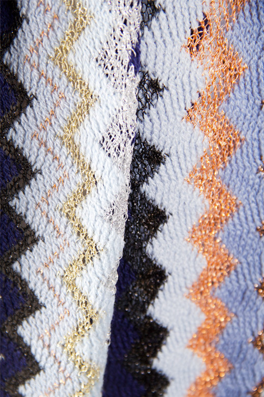 Women's Zig Zag Pattern Scarf — scarf photo 4
