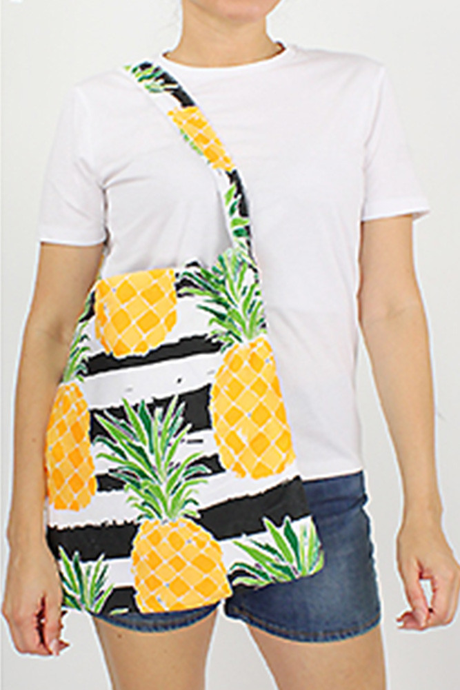 Pineapple Pattern Beach Towel in Black