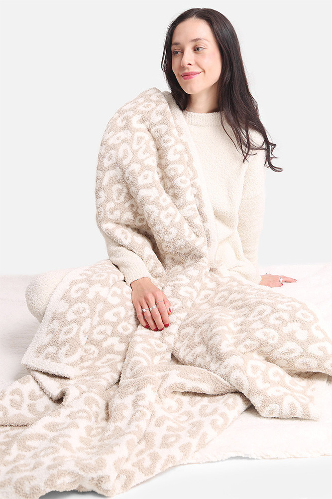 Luxury Soft Leopard Blanket for Couch and Bed in Beige