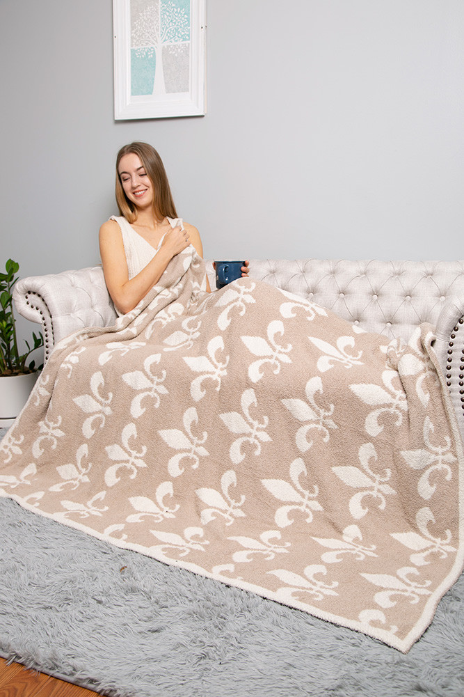 Fleur-De-lis Throw Blanket for Couch and Bed in Beige