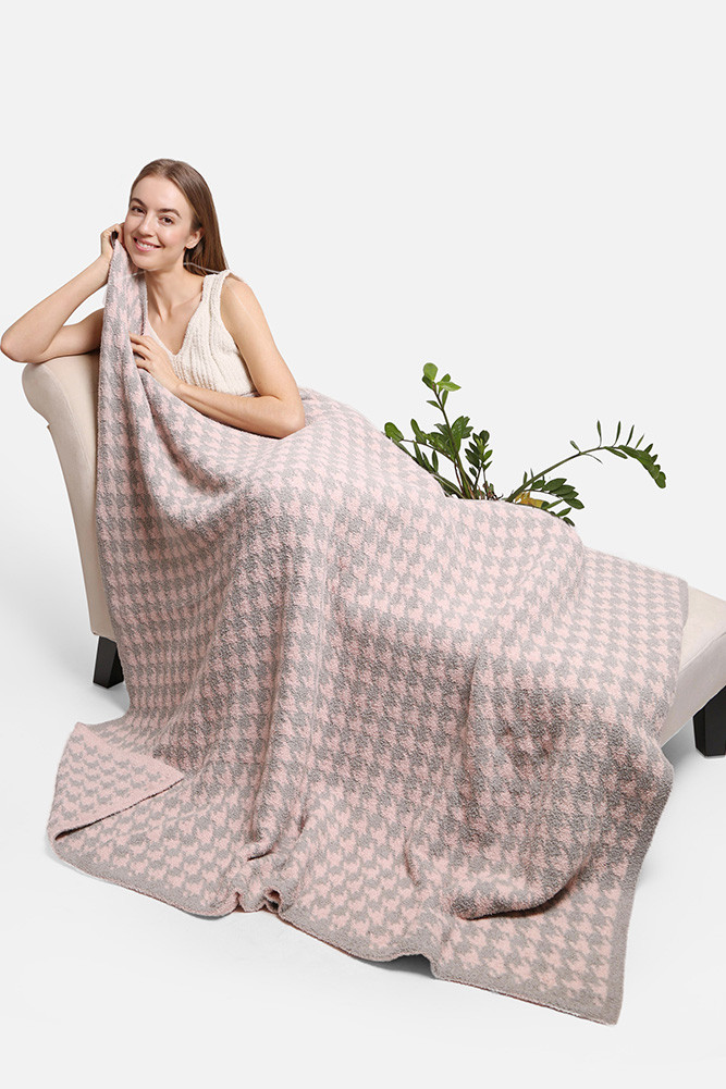 Houndstooth Throw Blanket for Couch and Bed by BURACQ