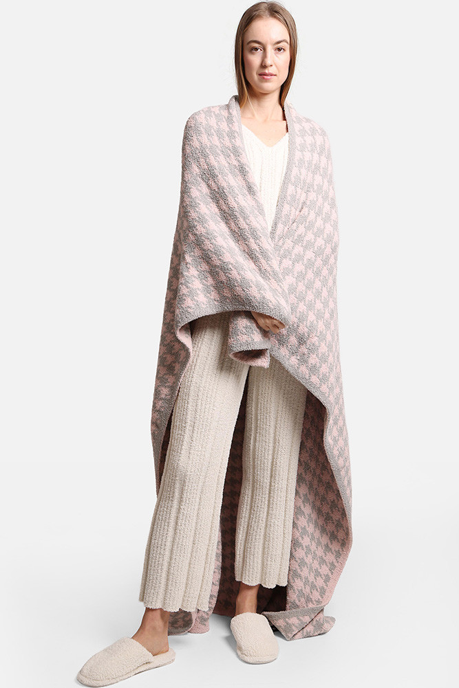 Houndstooth Throw Blanket for Couch and Bed in Pink