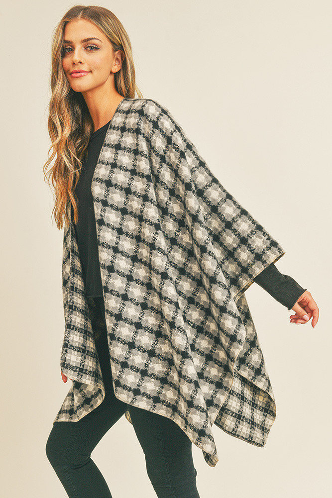 Women's Plaid Pattern Ruana in Black