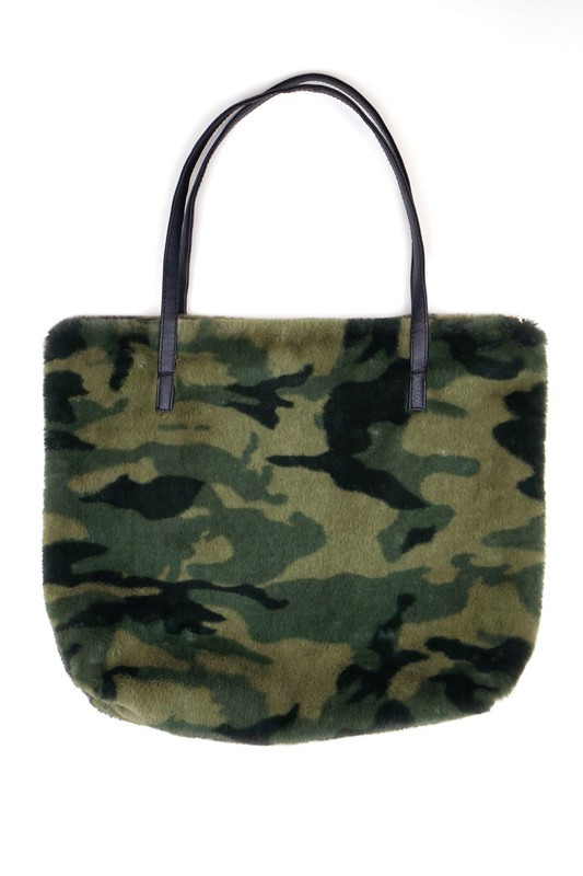 Women's Camo Zipper Tote Bag — tote bag photo 2