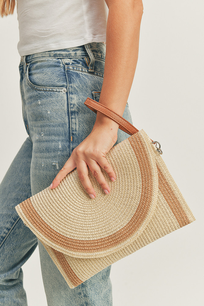 Women's Straw Two-Tone Envelope Crossbody Clutch Bag in Beige
