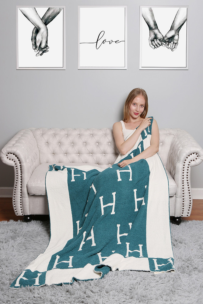 Luxury Soft H Print Throw Blanket for Couch and Bed by BURACQ