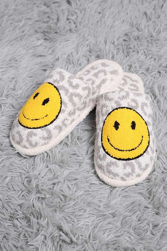 Women's Comfy Leopard Happy Face Fuzzy Microfiber Slipper — slippers photo 6