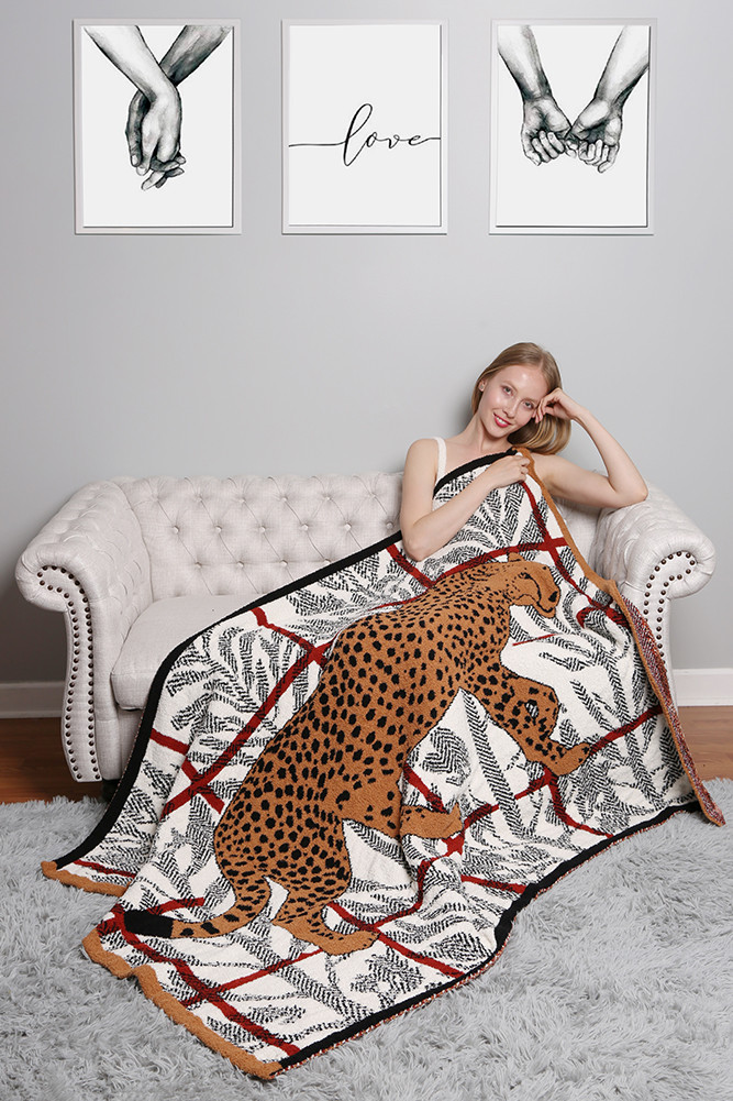Animal Print Throw Blanket for Couch and Bed in Cheetah