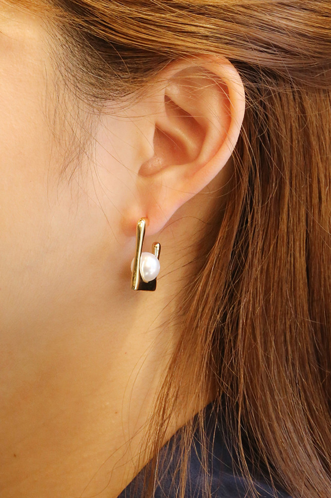 Women's 14K Gold Dipped Chic Square Pearl Stud Earrings in Gold