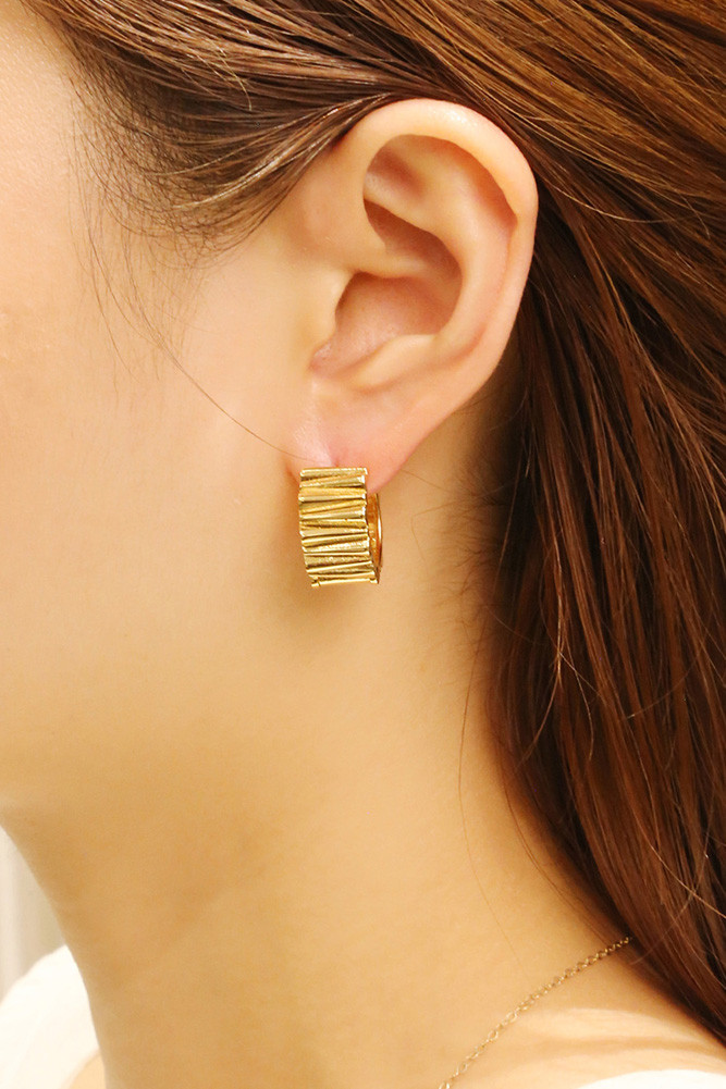 Women's 14K Gold Dipped Ridged Huggie Hoop Earrings by BURACQ
