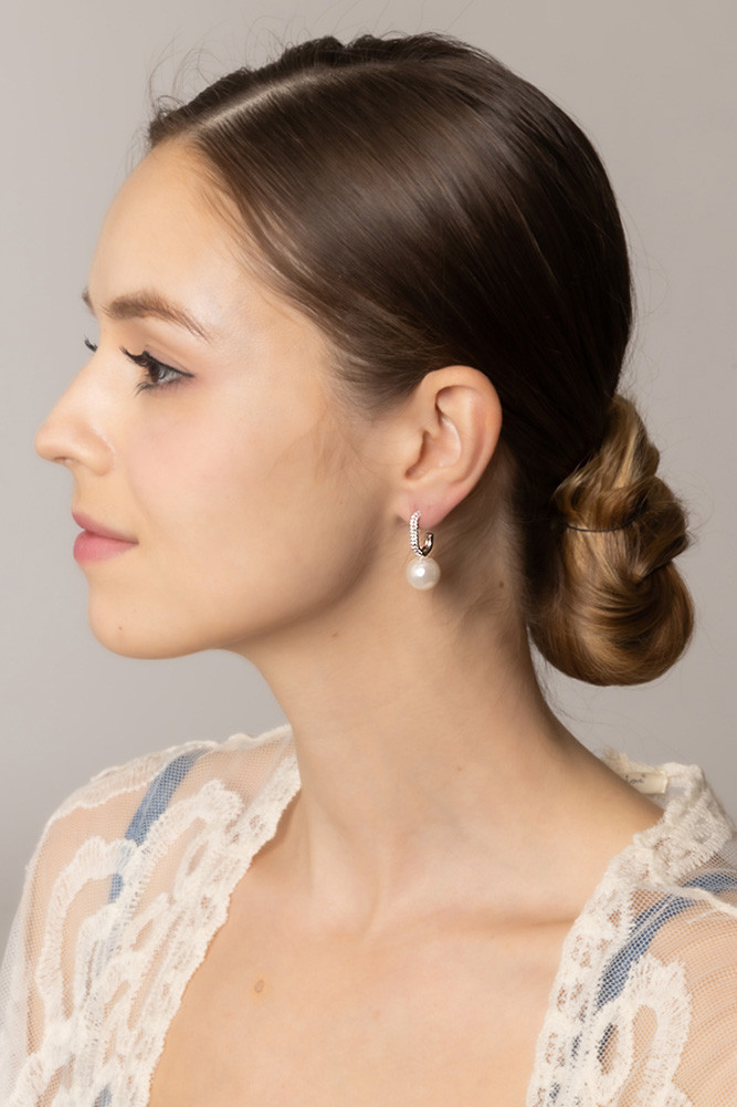 Women's 14K Gold Dipped Glamorous Link Pearl Stud Earrings in White Gold
