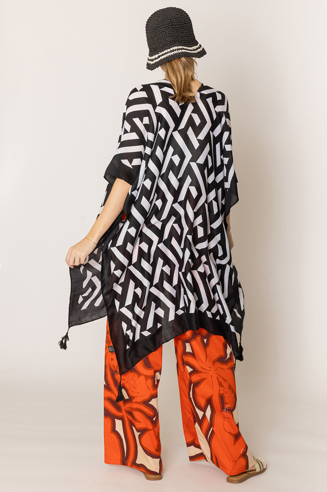 Women's Geometric Pattern Print Kimono in Black