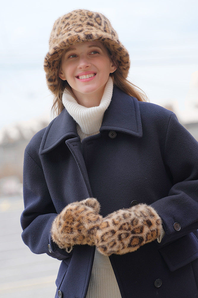 Women's Leopard Pattern Fur Convertible Mitten Gloves — gloves photo 4
