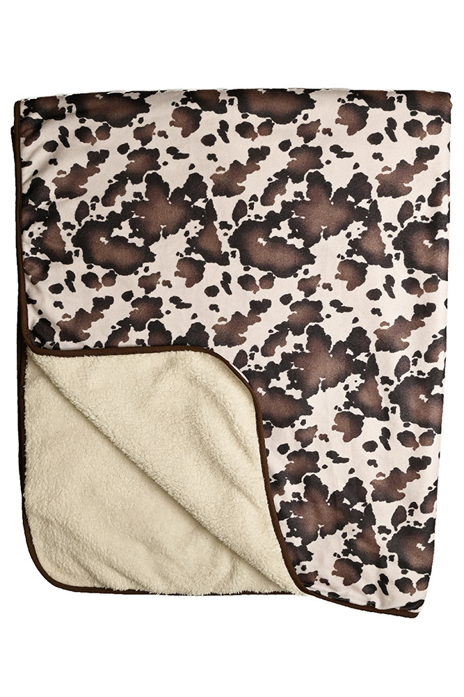 Cow Print Pattern with Sherpa Throw Blanket for Couch and Bed in Cow
