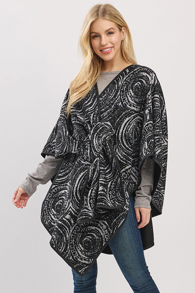 Women's Typography Circular Patterns Pull Through Kimono in Black