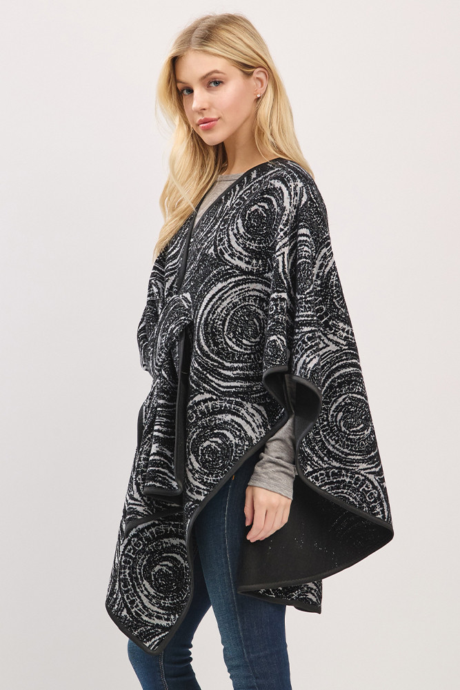 Women's Typography Circular Patterns Pull Through Kimono in Black