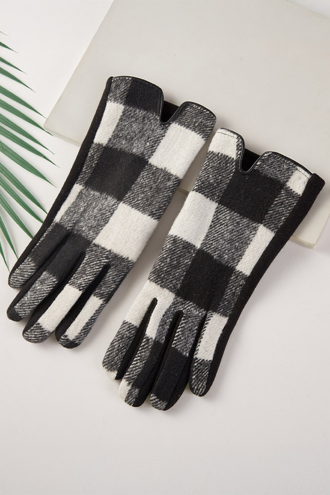 Women's Buffalo Check Pattern Cozy Winter Gloves in Black White