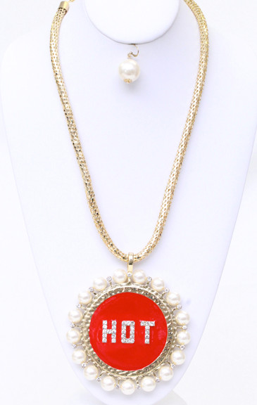 Women's Hot Pendant Long Necklace – Red — pendant necklace photo 2