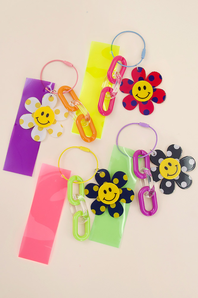 SMILEY POLKA DOT FLOWER KEYCHAIN-BAK210027 - HANA WHOLESALE