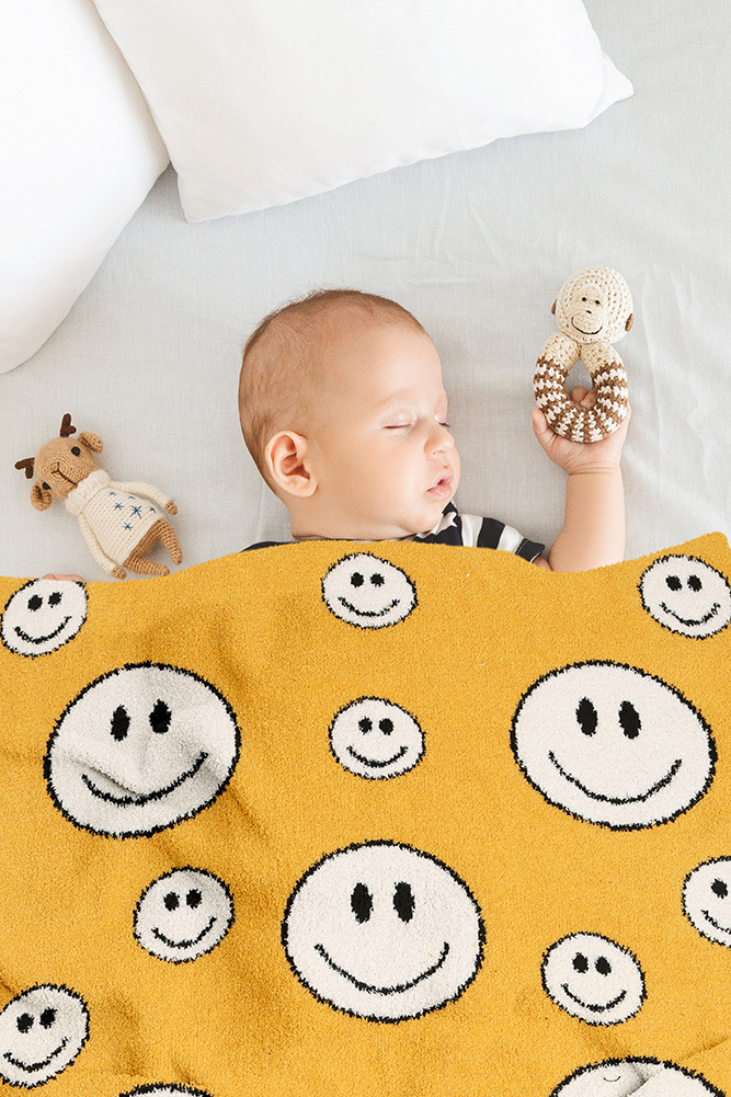 KIDS HAPPY FACE THROW BLANKET-JCL2031K - HANA WHOLESALE