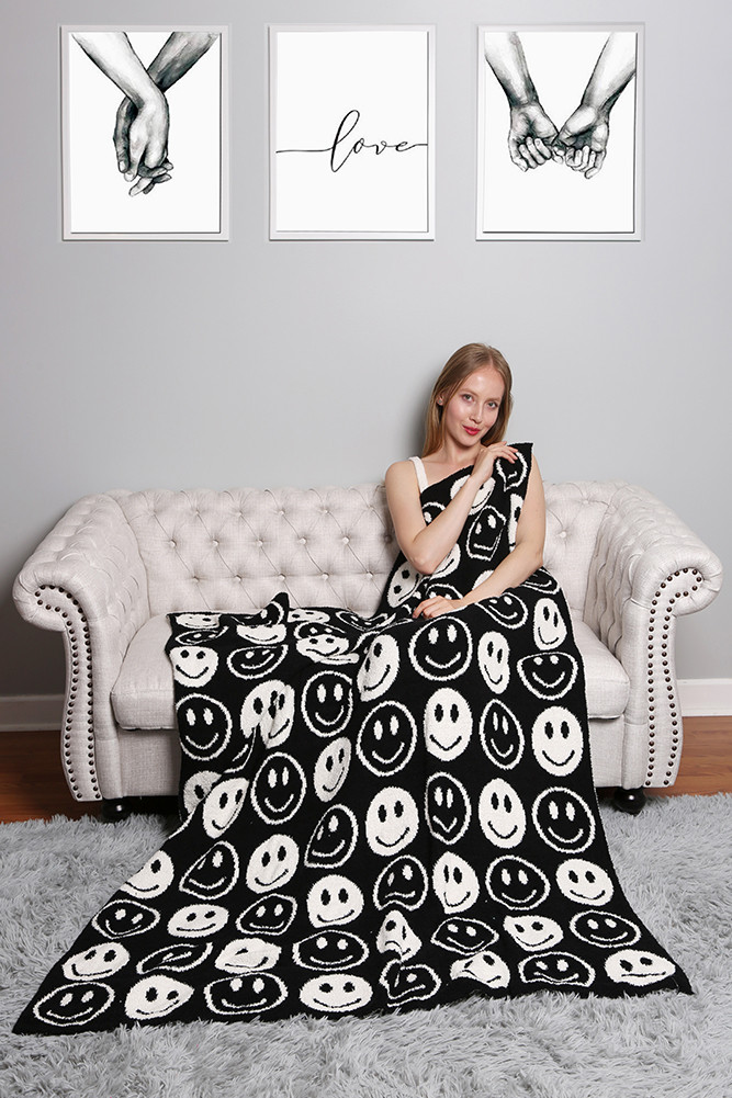 Luxury Soft Happy Face Throw Blanket-JCL4303 - HANA WHOLESALE