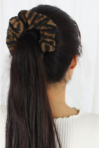 ANIMAL PRINT HAIR SCRUNCHIE-EHR10097-TAUPE